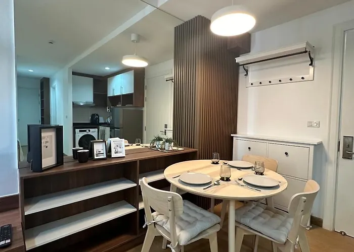 6th Avenue Sukhumvit Bkk 301 Bts Asoke Nana Mrt *